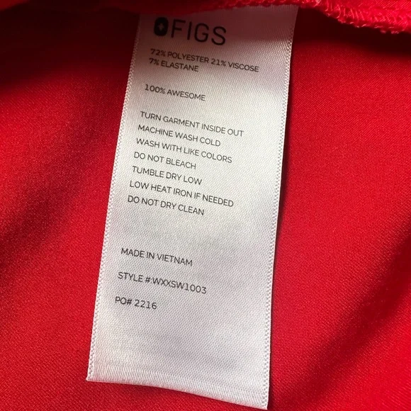 Figs Women’s Scrub set. Color: Winning Red. - Picture 4 of 5